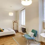 Immogroom - Renovated Studio - Modern - Wifi - Downtown