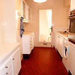 Daphne 1 Apartment