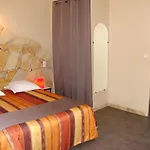 Hotel Et Studios Les Amandiers