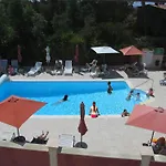 Hotel Et Studios Les Amandiers