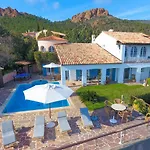 Luxueuse Villa Surplombant La Mer - Vue Incroyable