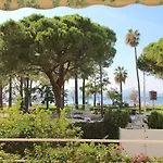 Cannes Croisette Alc 119 La Croisette