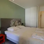 Appartement 3 personnes avec coin nuit avec terrasse et parking quartier du Port de Nice