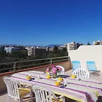 Spacious And Bright Flat Downtown And Beaches - Swimming Pool