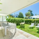 Nice Apartment With Private Garden, Pool & Parking