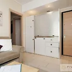 Flower Nest - Five Stars Holiday House