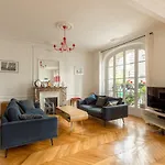 Veeve - Eiffel Elegance
