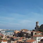 Elegant Studio Apartment Le Suquet