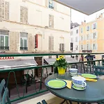 Palais Des Fleurs