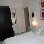 Two Bed Apt In The Heart Of Cannes Old Town Easy Walking Distance From The Palais And Beaches 785