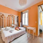 Henry IV Apartment 2