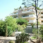 Bright Apartment In St Raphael With A Balcony, Great Views And Ac