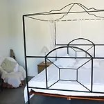 Villa Made