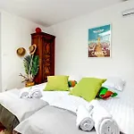 3 Meynadier Apartment 1