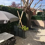 Les Lones Avec Jardin