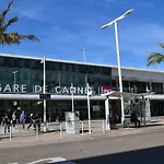 Cannes Hoche Palais Des Festivals