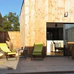 104 Avenue Du Marechal De Lattre De Tassigny