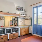 Le Central Par Dodo-A-Cassis