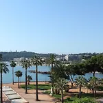 Studio Standing Bord De Mer Et Vue