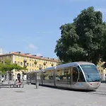 Charme Mediterraneen Votre Pied A Terre Au Coeur Du Port De Nice