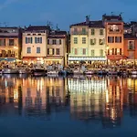 Les Barques, Vue Splendide Sur Le Port De Cassis