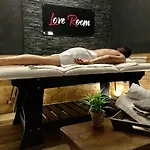 Love Room New Yorkaise