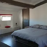 Au 23