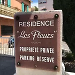 Beau T2 En Centre Ville Avec Parking Prive