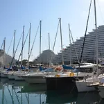 Lovely apartment in Marina Baie des Anges- Baronnet - Sew view, free parking spaces on site, restaurants, beach, supermarket