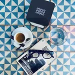 Welcome In The Cozy Blue Nest Pedestrian Menton