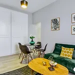 Luxury Apartment 100M From Monaco