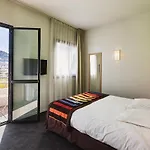 Esatitude Hotel