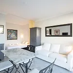 Chez J-P - 100M Beach 2-4Pers Terrace Sea View Pool Garage