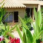 Maison Charmante A Sainte-Maxime Avec Piscine Partagee