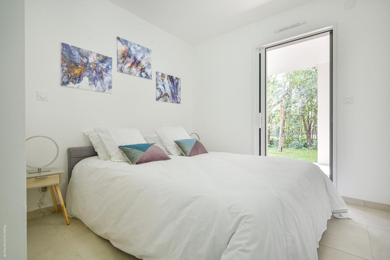 T3 Neuf – C13 - Jardin-terrasse Et Piscine – Accès Direct Plages Et Centre Village