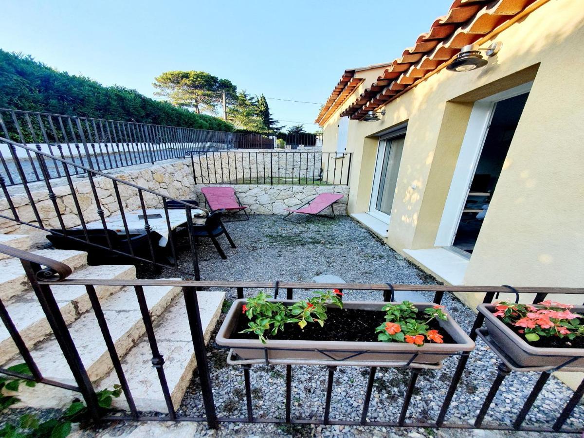 F2 Neuf Calme Climatisé Wifi Parking - 1,5 Km Apartamento