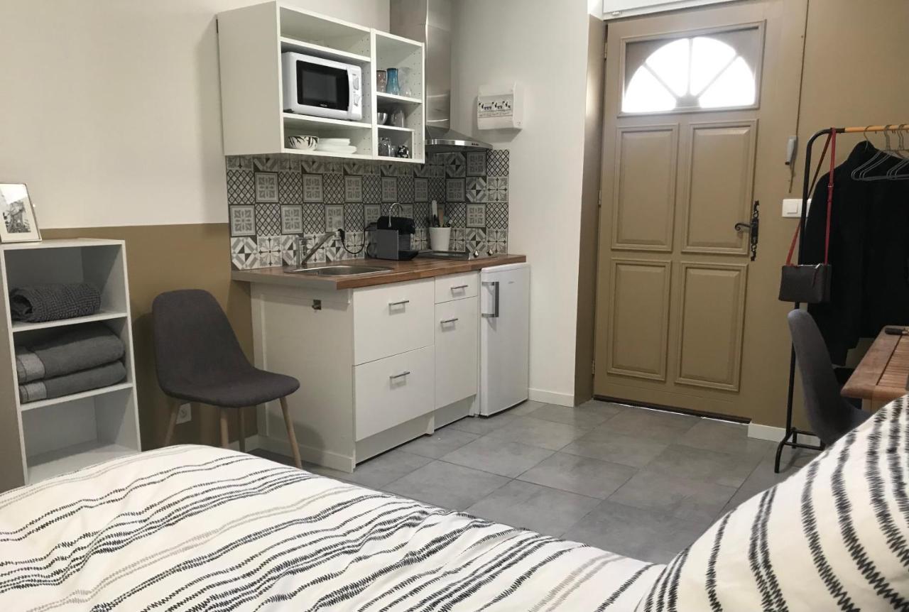 Studette De 17m2 Avec Parking Prive Gratuit Climatisation Et Petite Cuisine Gasthof