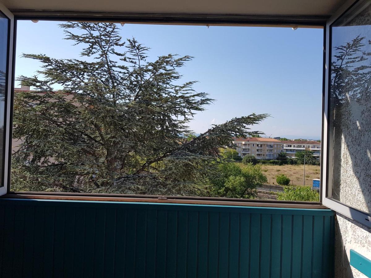 Avec Agreable Loggia Dans Privee Fréjus