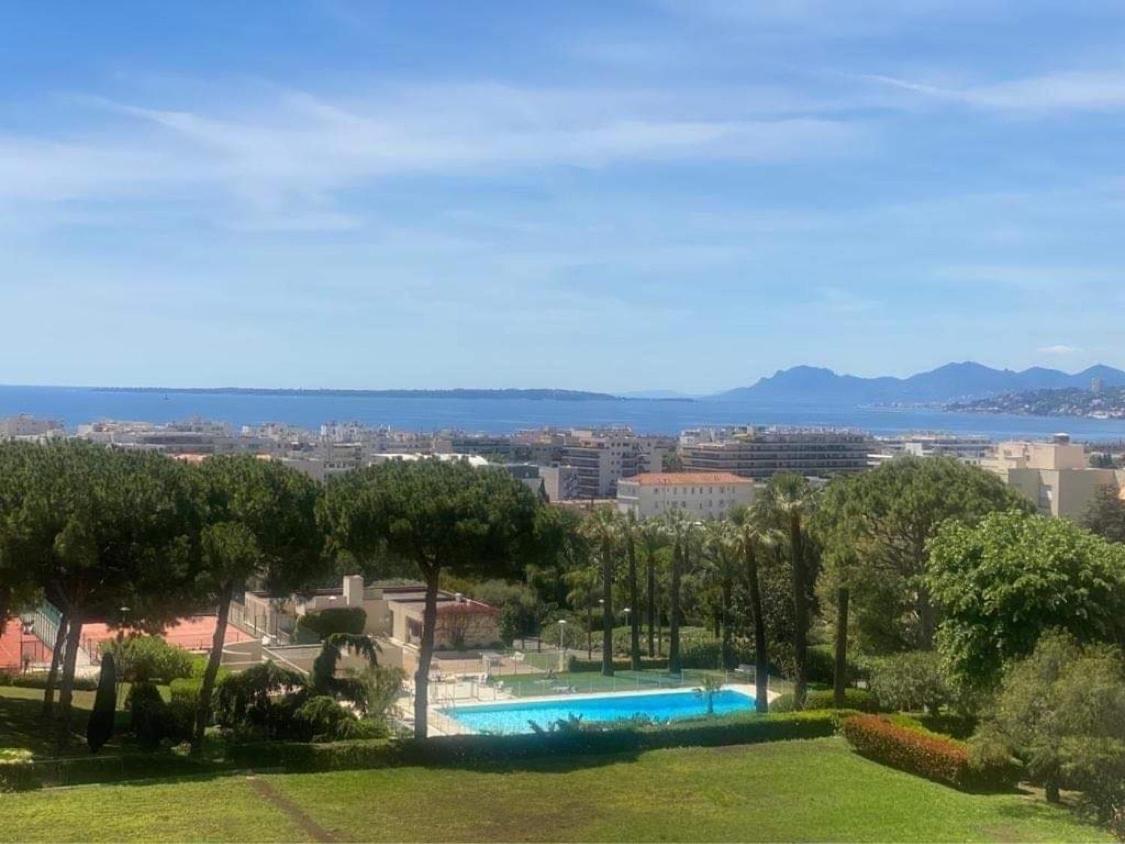 Apartament Superbe Vue Mer, Plage, Piscine, Tennis, Parking Antibes