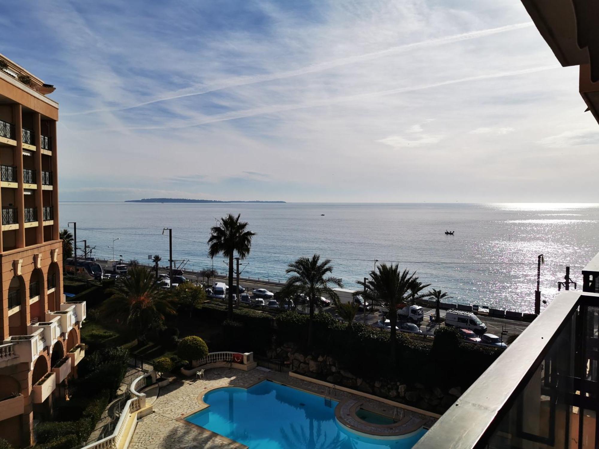 En Bord De * Cannes