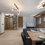 Appartement Avec Piscine, Salle De Sport Et Parking Couvert - Fr-1-569-105