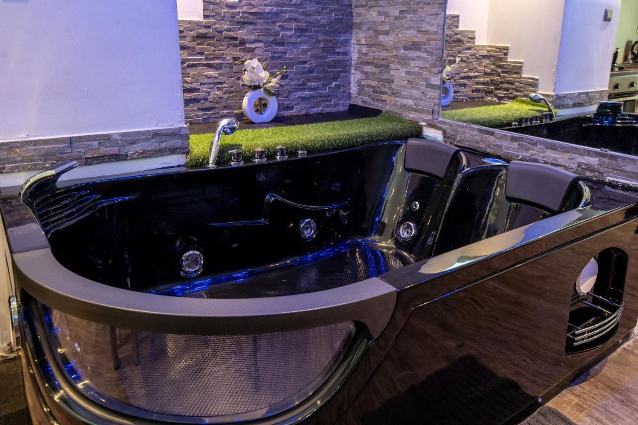 Appartement Jacuzzi, Appart Moderne, 30 Metres De La *