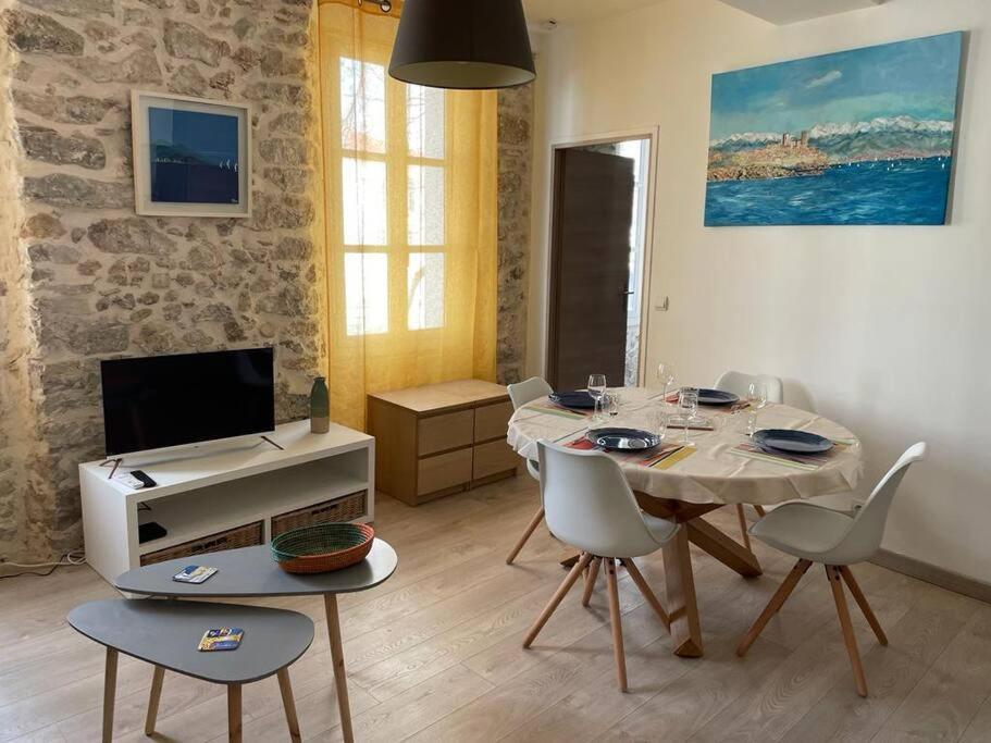 Charming Flat 3 Ppl Center Of Town Wi-fi, Ac, New Апартаменты