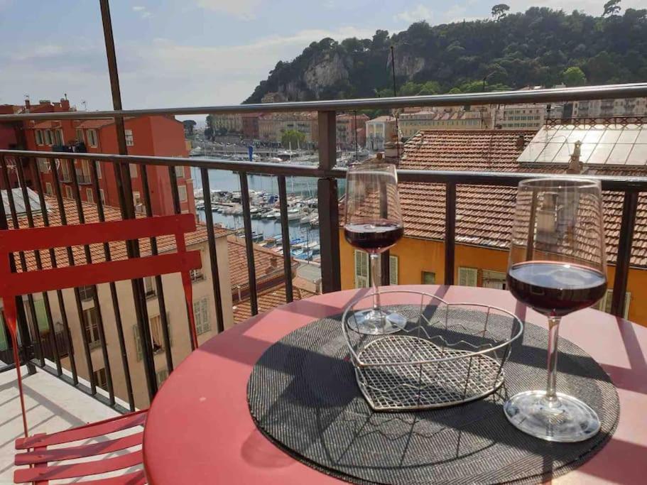 Balcony Last Floor Harbour Parking On Demand Apartment
