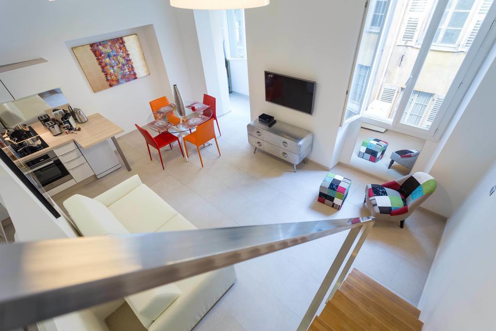 Alexandre Mari - 2 Chambres - Vieux Apartment