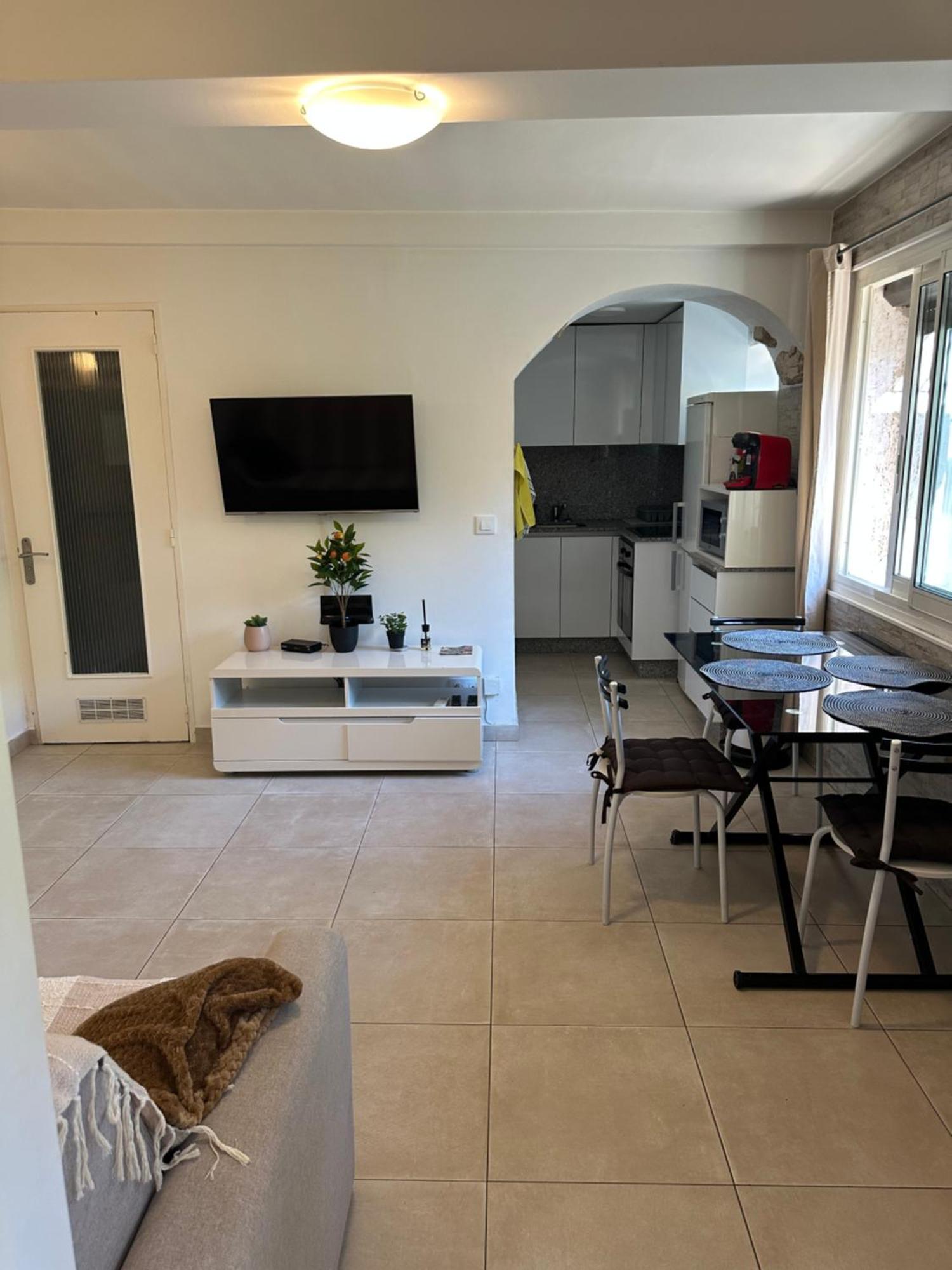 Apartment Agreable 2 Pieces En Comme A La Campagne Nizza